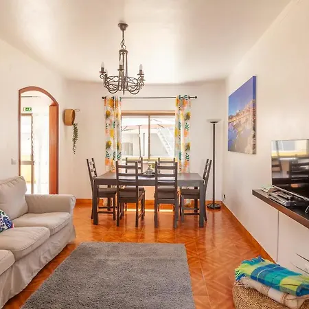 Ninestories Baleal Tatil Evi